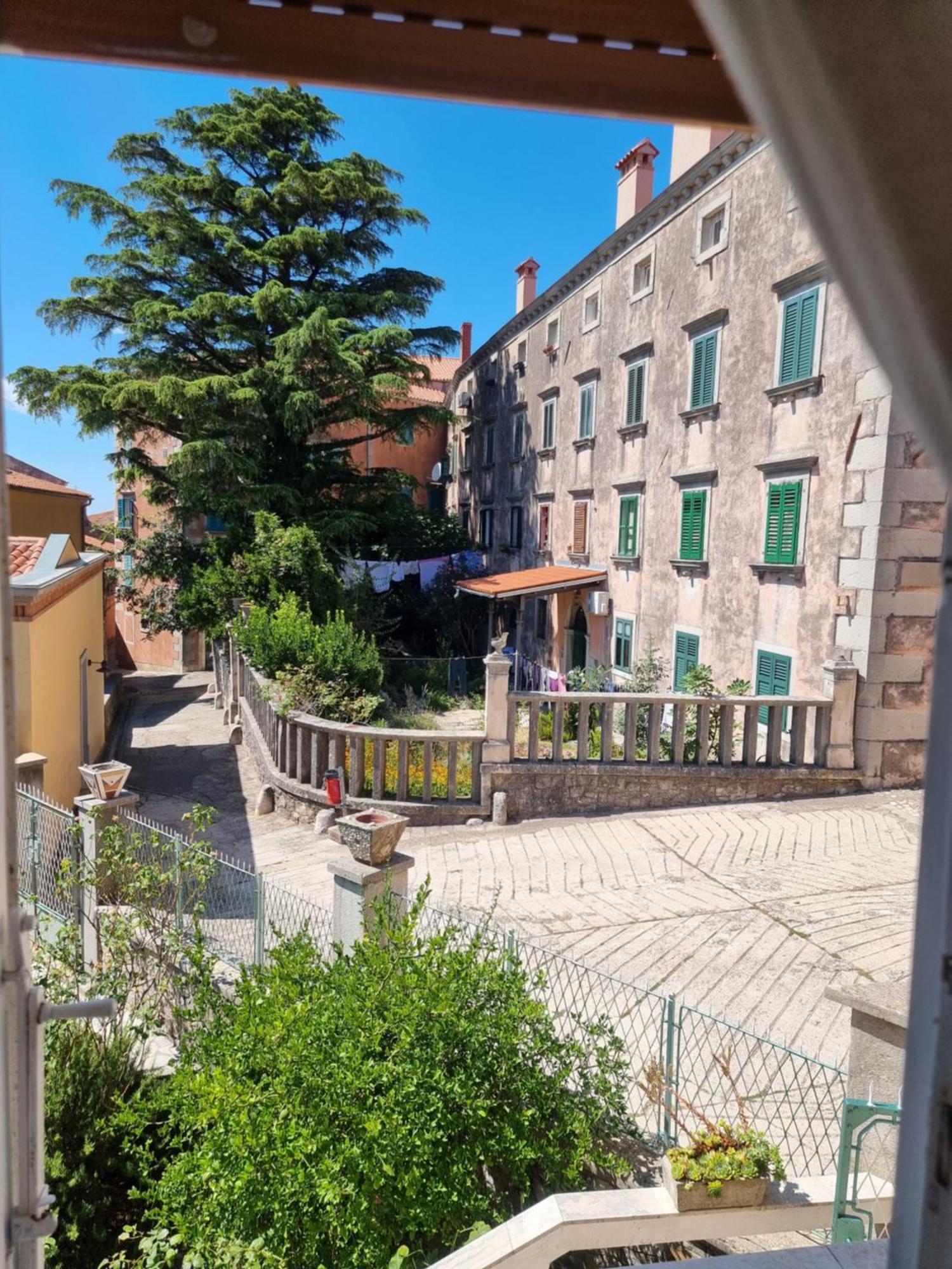 Apartment Branko With Terrace, Old Town Labin Labin  Exterior foto